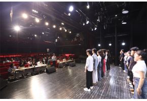 每天想被鸡巴操视频高三年级表演专业举行阶段考试